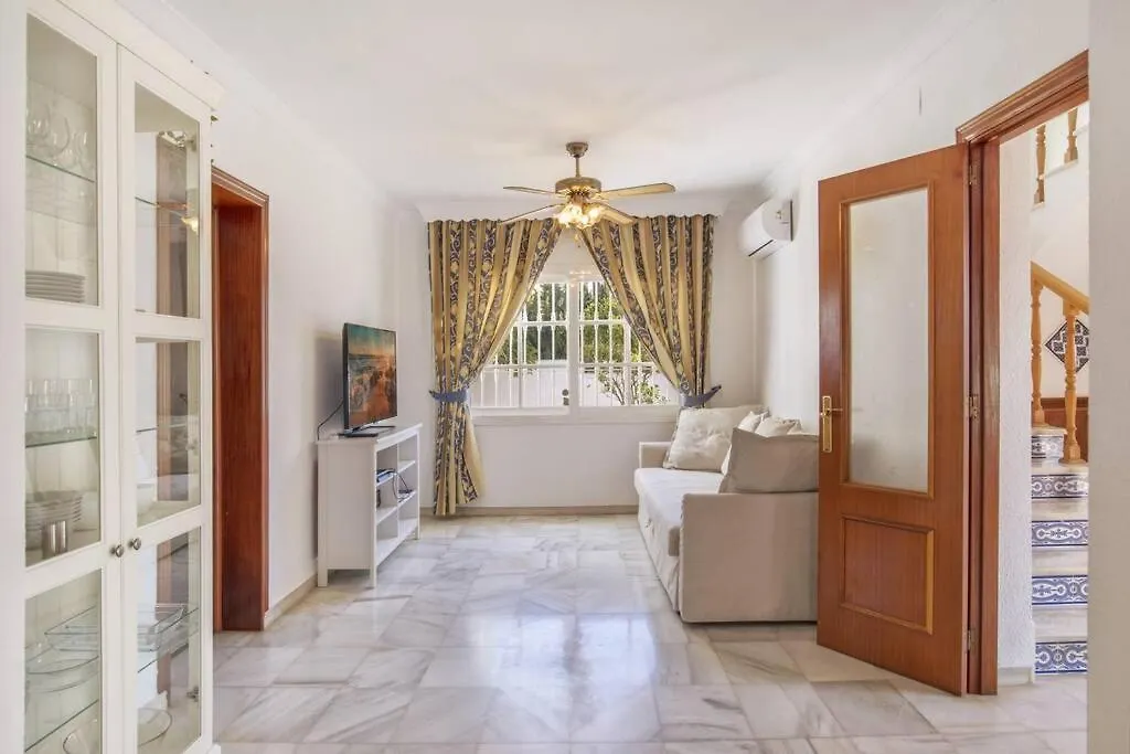 Villa Marina Benalmadena - 5 Min Walk To The Beach, Heated Pool, Spa, 5 Bedrooms 0*,