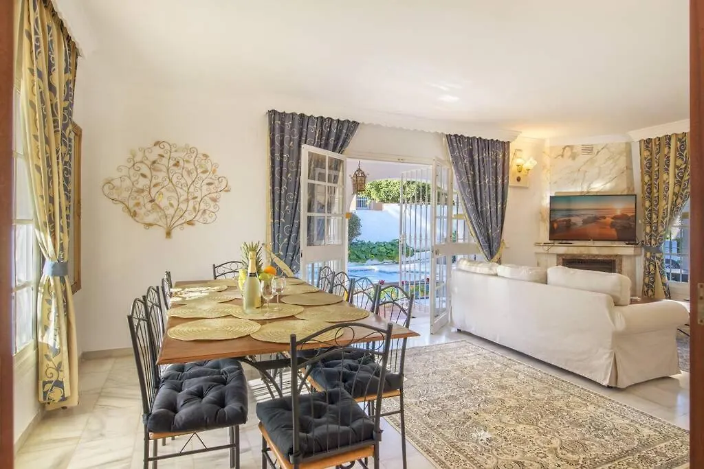 Villa Marina Benalmadena - 5 Min Walk To The Beach, Heated Pool, Spa, 5 Bedrooms