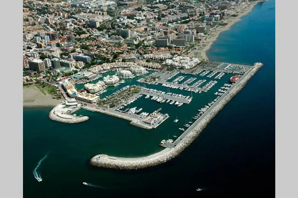 Villa Marina Benalmadena - 5 Min Walk To The Beach, Heated Pool, Spa, 5 Bedrooms
