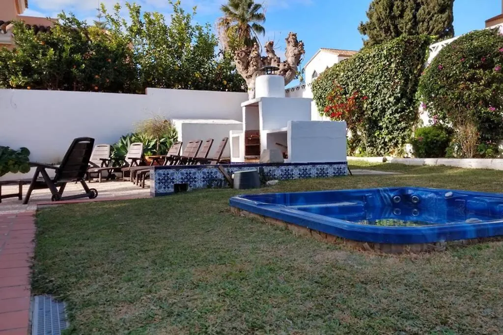 Villa Marina Benalmadena - 5 Min Walk To The Beach, Heated Pool, Spa, 5 Bedrooms 0*,  Spagna